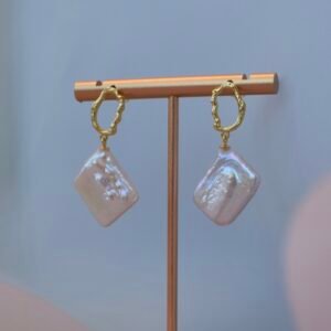 Baroque Square water stud