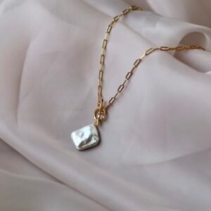 Marea Square Pearl Necklace