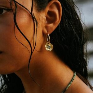 Alternative view of Lotus Texture Earrings golden
